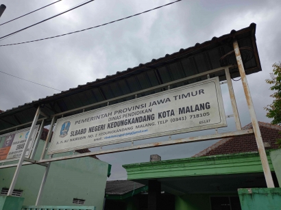 Mahasiswa Asistensi Mengajar UM Implementasikan E-Learning di SLB ABD N Kedungkandang Kota Malang
