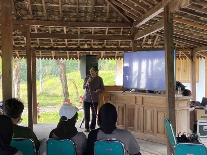 Kerjasama KEMENPAREKRAF dengan Mahasiswa Merencanakan Wisata Perfilman di Desa Karang