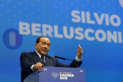Hitam Putih Silvio Berlusconi: Dari Mafia, Skandal Seks, hingga Kejayaan AC Milan