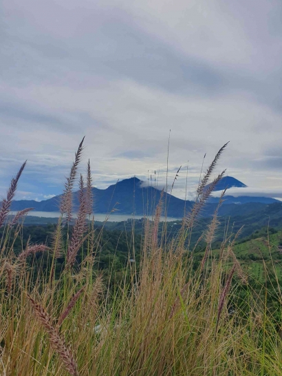 Paperhills, Cafe Cantik Pemandangan Gunung Batur