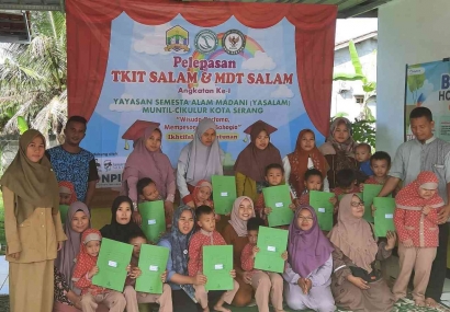 Wisuda Perdana TKIT dan Madrasah Diniyah Salam Kota Serang 2023 Sukses