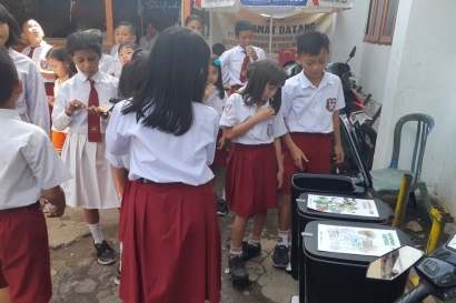Sekolah sebagai Agen Perubahan, Kebiasaan Baik Tak Membakar Sampah