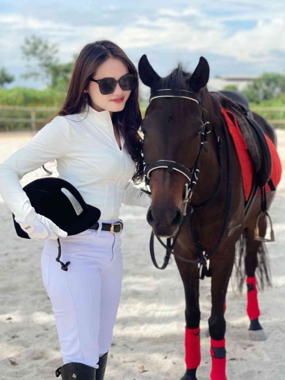 Lidia Junita: Pengusaha Muda Cantik yang Hobi Berkuda