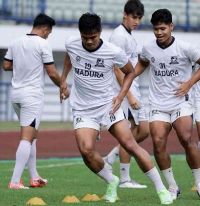 Persib VS Madura United: Laga Perdana, Siapa yang Akan Menang?