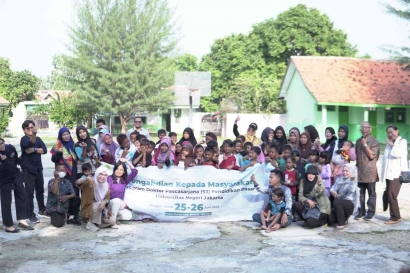 Wujudkan Komitmen Sosial, Prodi Pendidikan Dasar S3 UNJ Mengabdi di Pulau Tunda Banten