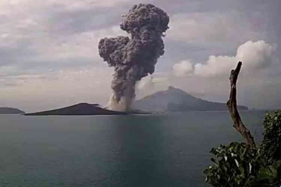 "Sebuah Sinopsis" Pijar Api Krakatau