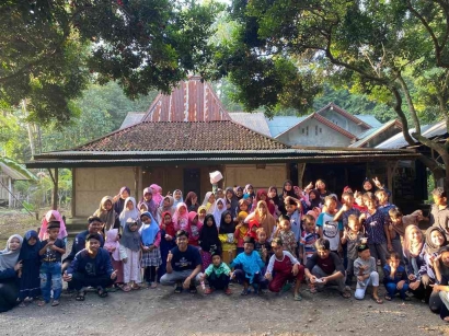 Dorong Anak Gemar Makan Ikan, Mahasiswa KKN-T IPB Adakan Kegiatan "Gemari" di Desa Miritpetikusan