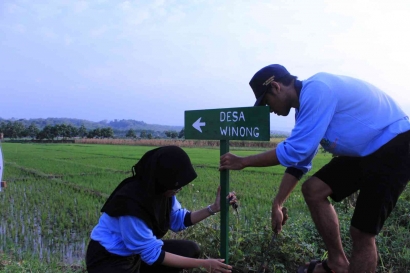 Pembuatan Penunjuk Jalan Desa Winong oleh KKN MIT 16 UIN Walisongo Posko 38