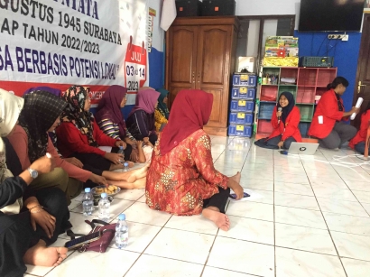 Pelatihan Public Speaking pada Ibu-Ibu UMKM Desa Dilem, Gondang, Kabupaten Mojokerto