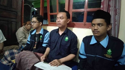 Mahasiswa KKN MIT-16 UIN Walisongo Semarang Mengikuti Pengajian Rutin Malam Jum'at di Bendan Duwur Semarang