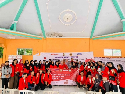 Mahasiswa UNTAG Surabaya Gelar Pelatihan Lulur Ramah Lingkungan di Desa Tawar