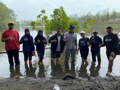 Mahasiswa KKN-T IPB Memanfaatkan Laguna untuk Budidaya Bandeng di Desa Lembupurwo Kebumen