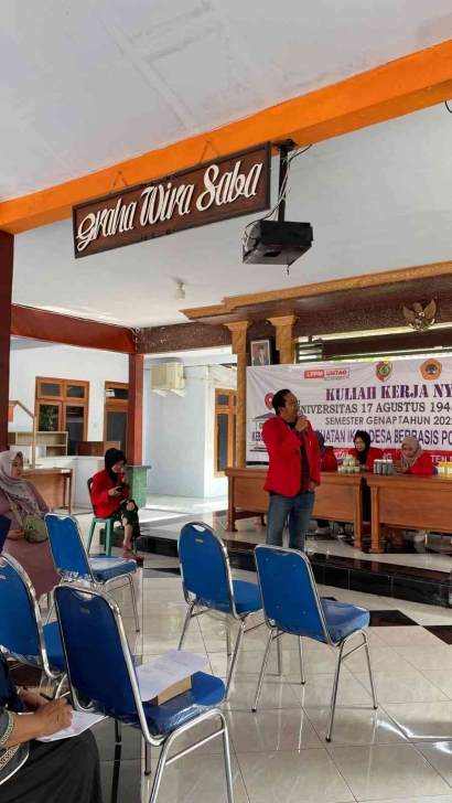 Pengolahan Kunyit Putih oleh Mahasiswa KKN Untag Surabaya di Desa Kebontunggul