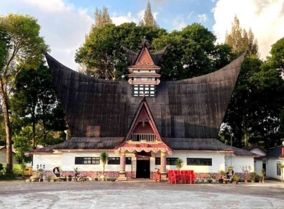 Gedung Nasional Djauli Manik sebagai Salah Satu Icon Kabupaten Dairi