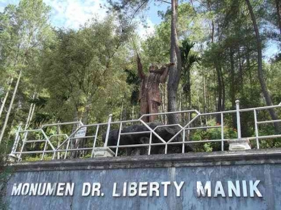 Mengenal dr. Liberty Manik, Pahlawan Asal Dairi