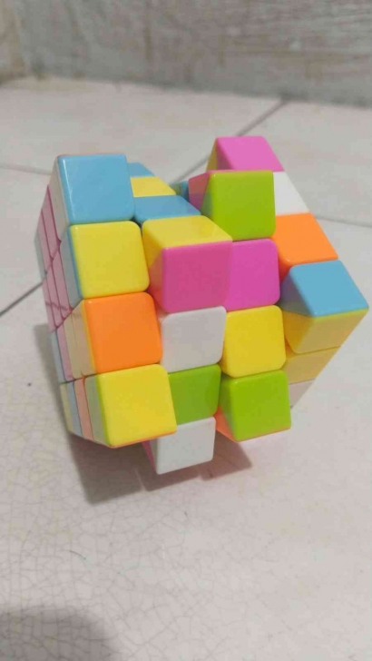 Rubik 4x4 yang Terlihat Sulit Tetapi Sebenarnya Mudah