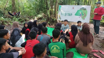 YP Adakan Fieldtrip, Ajak Siswa-siswi dan Relawan  Belajar Secara Langsung di Hutan