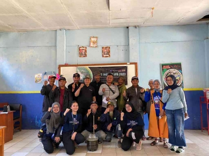 Mahasiswa KKNT-Inovasi IPB Mengajak Warga Menyelamatkan Pertanian di Margaluyu dengan Pupuk Organik