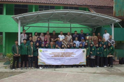 Menyongsong Kurikulum Merdeka dengan Media Website bagi Guru SMP di Sukamakmur, Bogor, Jawa Barat