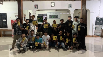 Motivasi Muda-Mudi, Mahasiswa KKN Undip Adakan Pelatihan Public Speaking bagi Karang Taruna Mojosari