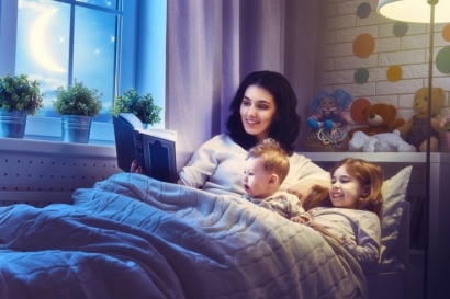 Melawan Kecanduan Gadget Bagi Anak lewat Dongeng Sebelum Tidur