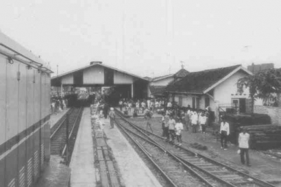 Dari Stasiun Rangkasbitung, Calon Ibu Negara itu Menuju Jakarta