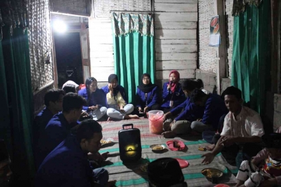 Mahasiswa KKN Univertitas Negeri Malang Melakukan Sosialisasi Penanggulangan Sampah di Desa 