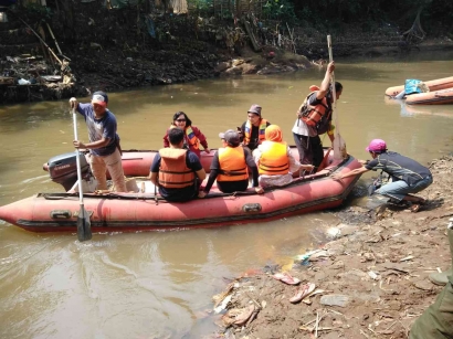 Merawat dan Mengembalikan Fungsi Sungai Ciliwung