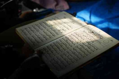 Menumbuhkan Rasa Cinta kepada Nabi Muhammad SAW, Mahasiswa KKN MIT 16 Posko 40 Ikut Maulid Dziba'