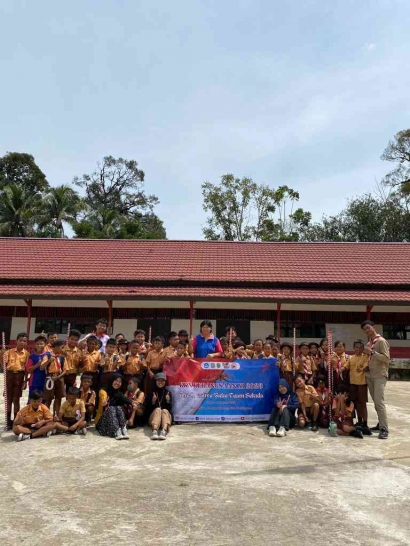 Meningkatkan Kecintaan Tanah Air Melalui Latihan Pramuka di SDN 03 Dusun Kindau