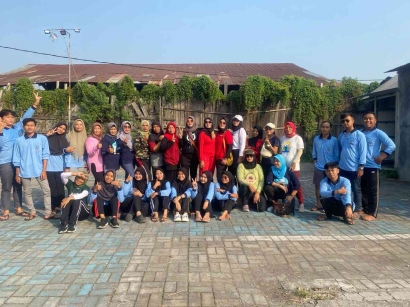 Mahasiswa KKN Posko 135 Gelar Kegiatan Senam bersama Warga di Desa Bandungrejo