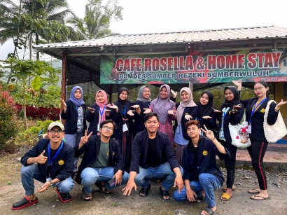KKN Unej Membangun Desa 163 Promosikan Kafe Rosella Milik BUMDes Sumber Rezeki Sumberwuluh