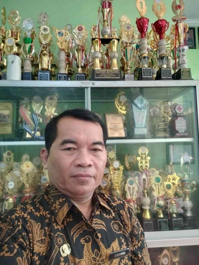 Supriyanto, M.Pd Berbenah demi Tingkatkan Prestasi SMP Negeri 2 Wangon