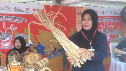 IRT di Riau Bercita-cita Buka Lapangan Kerja Kerajinan Eceng Gondok