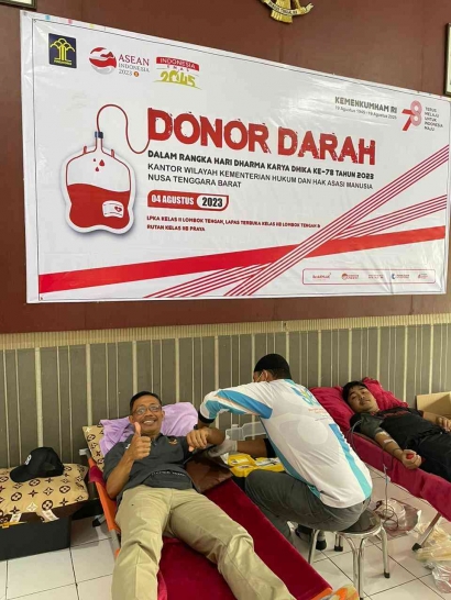Petugas Lapas Terbuka Lombok Tengah Peringati Hari Jadi Kemenkumham Dengan Donor Darah