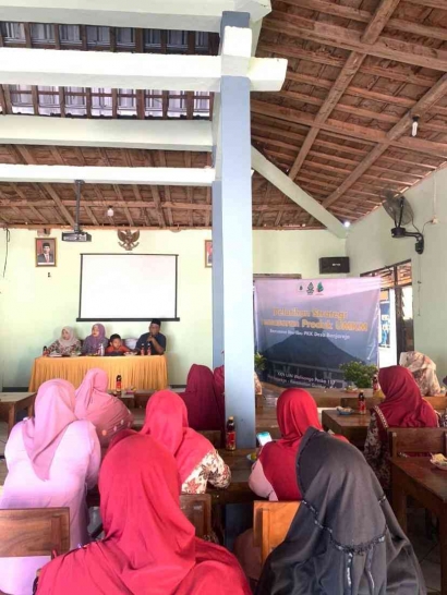 Workshop Strategi Pemasaran Produk UMKM Di Desa Banjarejo Oleh Mahasiswa KKN MIT Ke-16 Posko 117