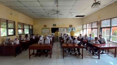 Mahasiswa UNNES Giat 5 Sosialisasikan Kesehatan Reproduksi di Kalinyamat Kulon