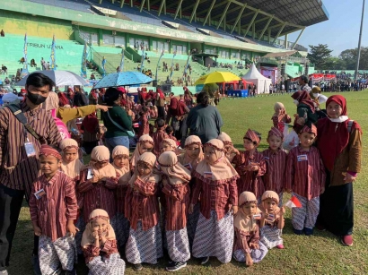 Rangkaian Acara Gebyar Tari dalam Rangka Hari Anak Nasional yang diikuti Seluruh TK di Kota Malang