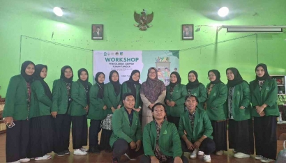 Kolaborasi KKN 25 IAIN Kediri bersama DLH Kabupaten Kediri Mengadakan Workshop Pengolahan Sampah