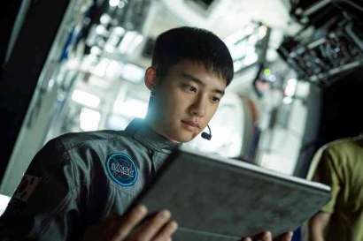 Bikin Tegang Doh Kyung-soo dalam Film "The Moon" Sukses Buat Penonton Serasa di Bulan, Rating 100/10