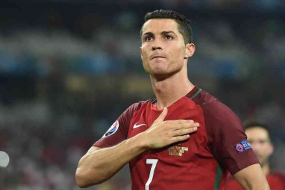 Cristiano Ronaldo: The Man, The Myth, The Legend di Dunia Sepakbola