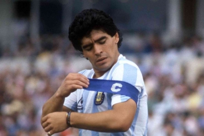 Maradona: "The Hand of God" dan Kisah Kilau Sang Legenda Sepakbola Argentina