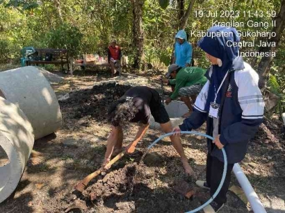 Tim II KKN Undip Wujudkan Jamban Sehat Desa Kedungwinong bersama Rotary International