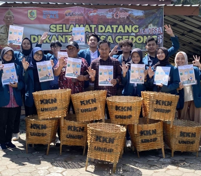 Ala-Ala Pandawara, Mahasiswa KKN Undip Terapkan Lingkungan Bersih Tanpa Sampah di Desa Gedong