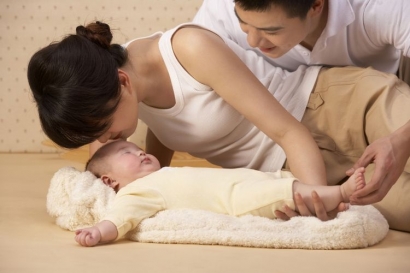 Peran Ayah Bagi Ibu Agar ASI Buat Si Kecil Lancar
