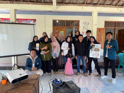 Mahasiswa KKN Berikan Pelaku UMKM Desa Gunungsari Cara Aman Bertransaksi Digital