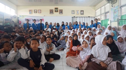 Bantu Tingkatkan Literasi, Mahasiswa KKN UIN Jakarta Gelar Seminar Happy Puberty