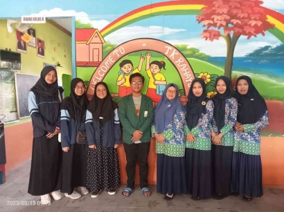 Momen Haru Perpisahan, Mahasiswa KKN Kolaboratif Posko 78 Akhiri Masa Pengabdian di TK Rahayu