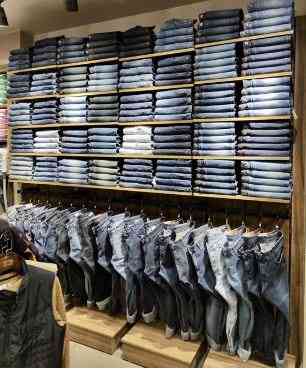 Strategi BlueInkJeans dalam Mendukung UMKM dalam Menyediakan Layanan Custom Jeans