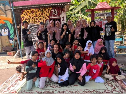 Merajut Kemerdekaan: Mahasiswa ISI Surakarta Mengajak Generasi Muda Memahami Keindahan Motif Kawung